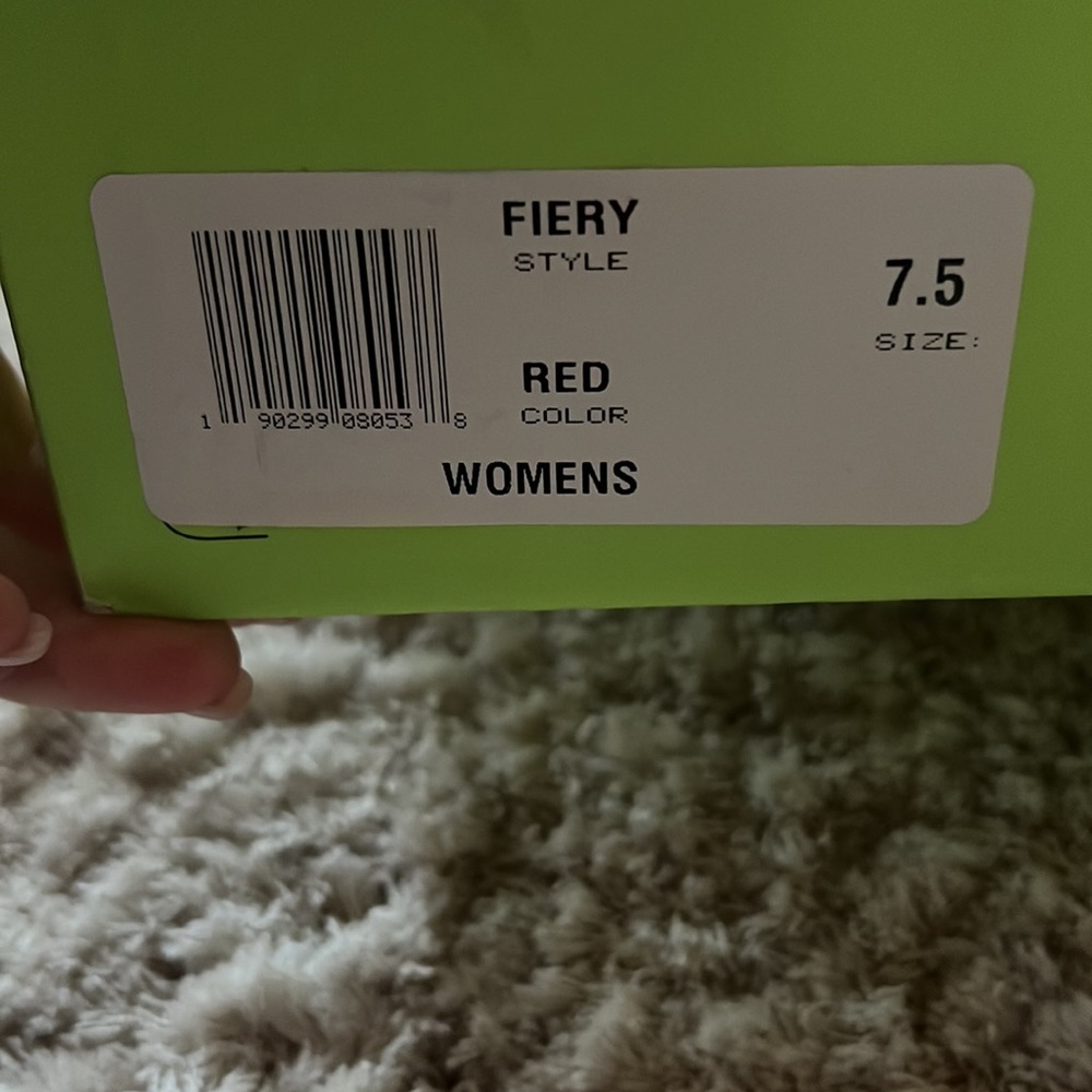 RED 🔥 Very Volatile - Picture 5 of 6